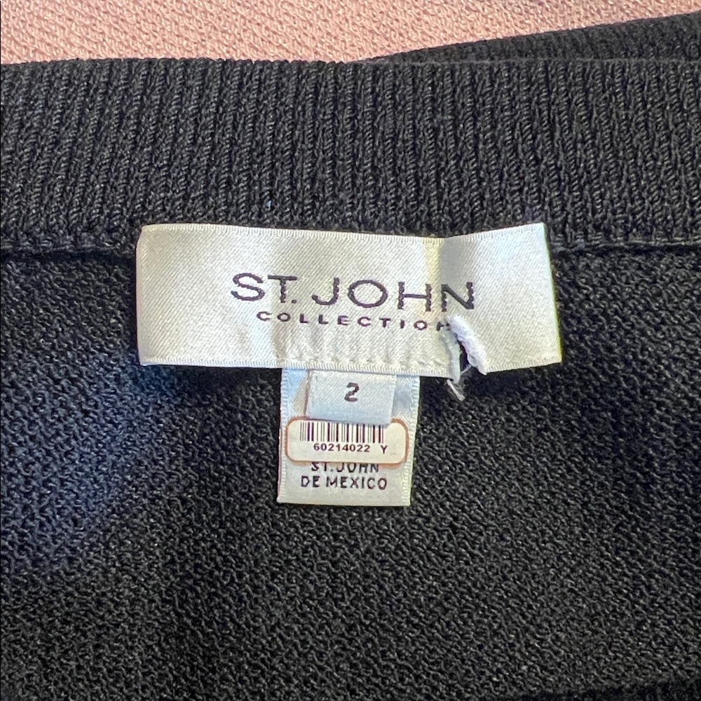 🛑 1 hour sale. St. John, Set - Light Pink Knit Top (S) and Black Knit Skirt (2) - Picture 12 of 12